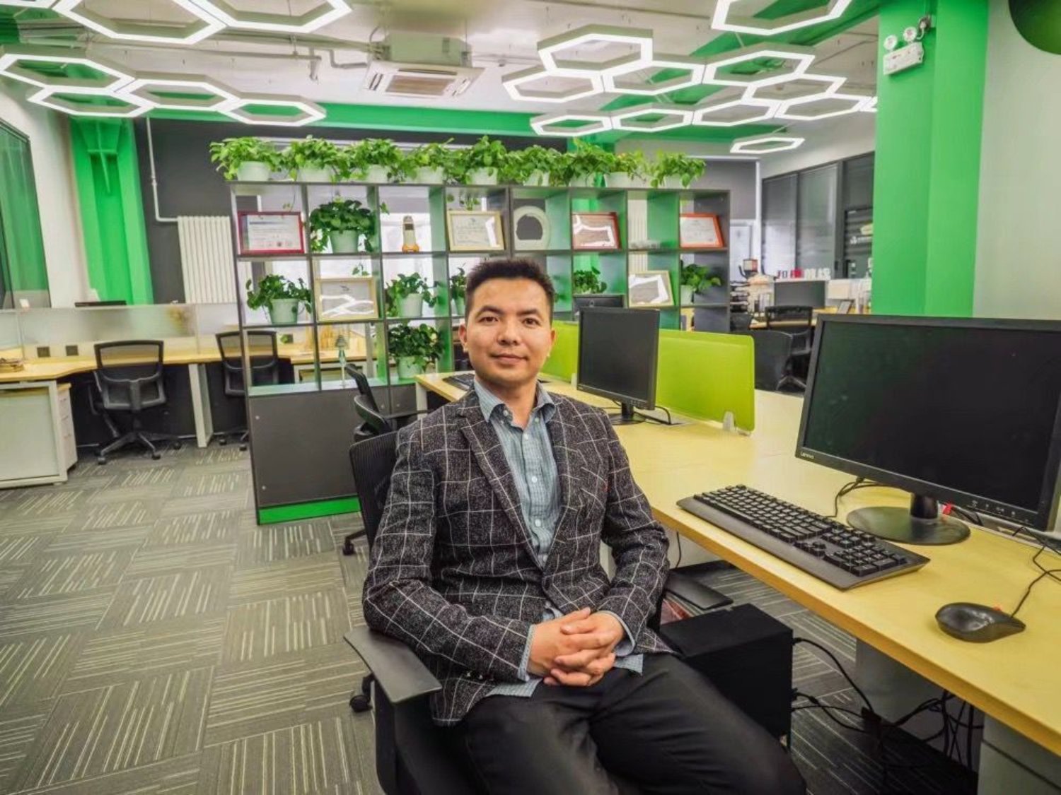 北科大狂人小说
2018级工商管理专业研究生 肖祥应